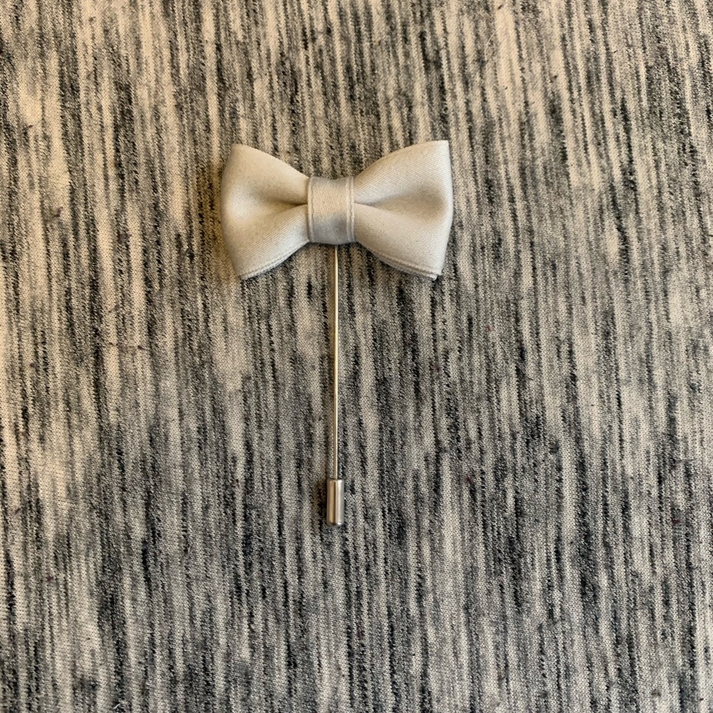 White Bow Stick Pin